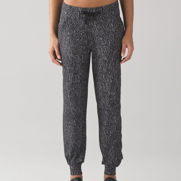 Lululemon Like New Ready to Rulu Pant in Jacquard Black White Size 4 - Picture 1 of 12